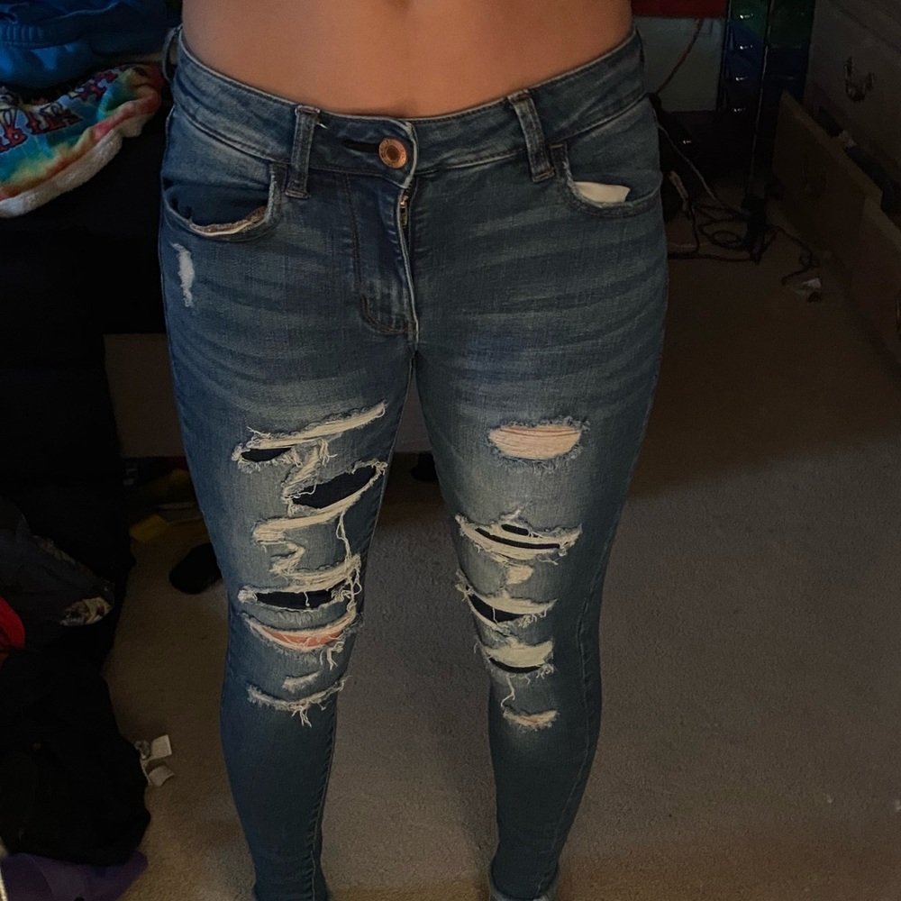 American Eagle Ripped Jeans (size 2)
